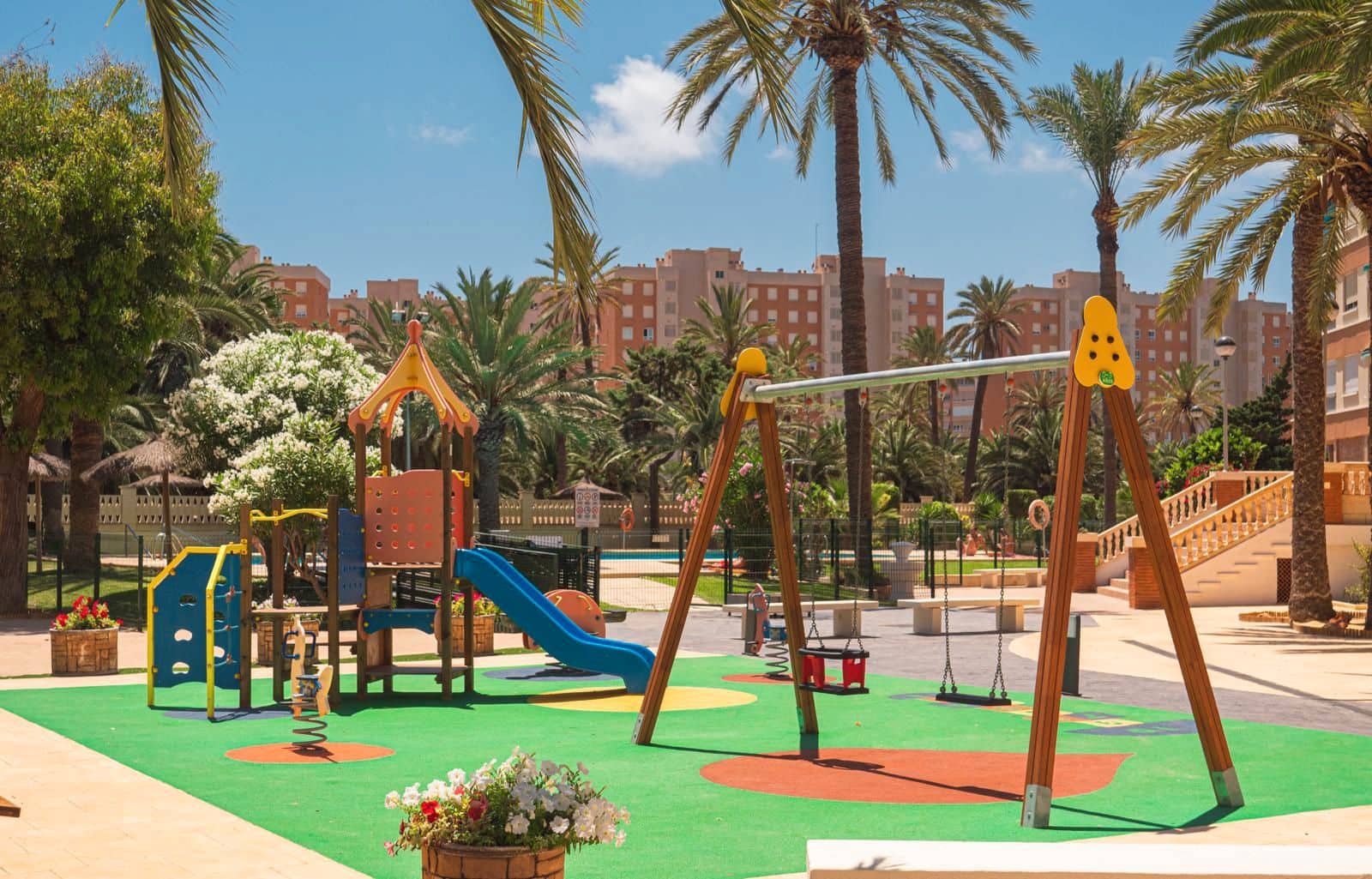 2 bedroom Flat for rent in Alicante / Alacant city with pool garage - € 1,300 (Ref: 9503338)