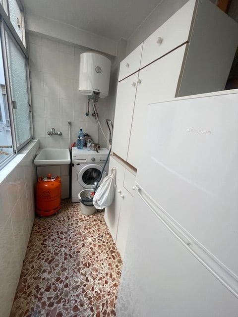 4 soveværelse Lejlighed til salg i Alicante by - € 200.000 (Ref: 9503339)