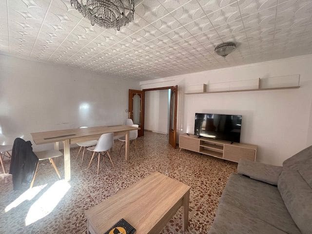 4 soveværelse Lejlighed til salg i Alicante by - € 200.000 (Ref: 9503339)