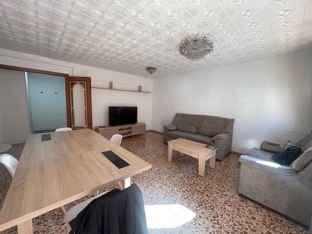 4 soveværelse Lejlighed til salg i Alicante by - € 200.000 (Ref: 9503339)