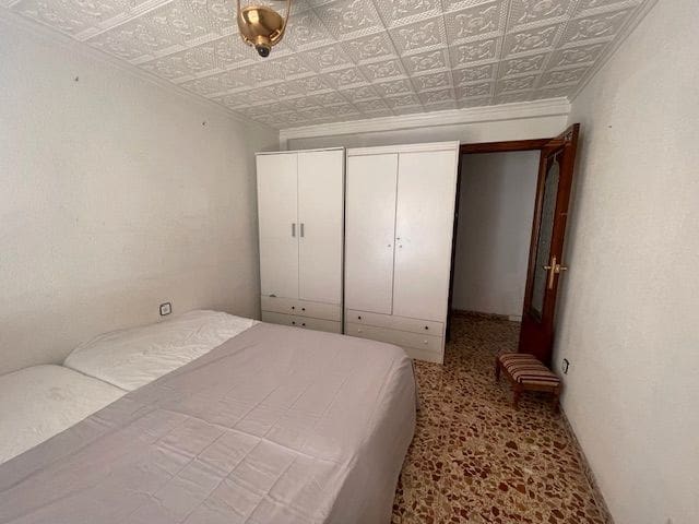 4 soveværelse Lejlighed til salg i Alicante by - € 200.000 (Ref: 9503339)