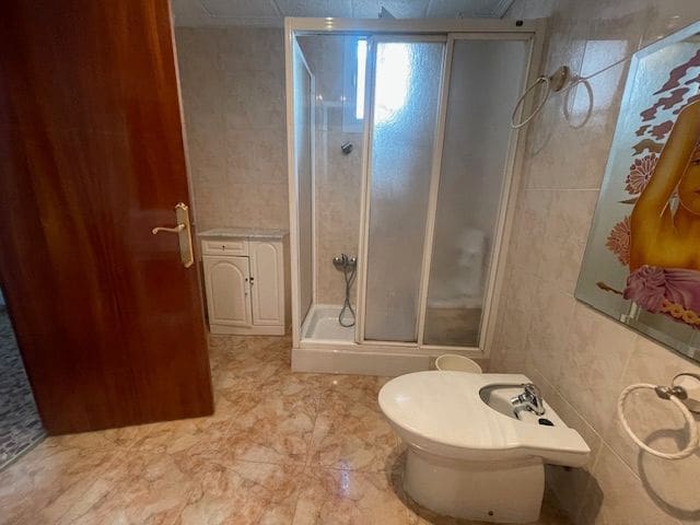 4 soveværelse Lejlighed til salg i Alicante by - € 200.000 (Ref: 9503339)