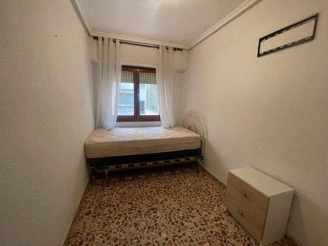 4 soveværelse Lejlighed til salg i Alicante by - € 200.000 (Ref: 9503339)