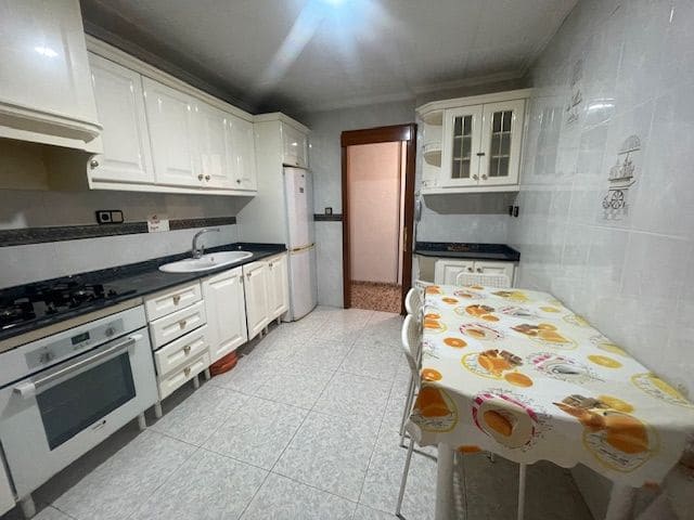 4 soveværelse Lejlighed til salg i Los Ángeles, Alicante by - € 200.000 (Ref: 9503339)