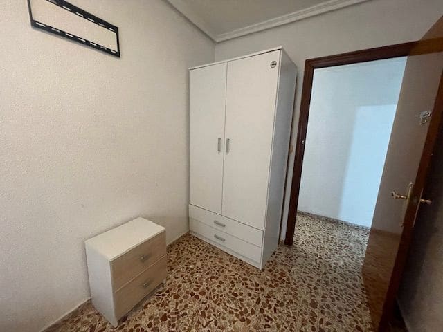 4 soveværelse Lejlighed til salg i Alicante by - € 200.000 (Ref: 9503339)