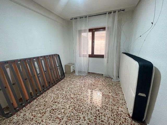 4 soveværelse Lejlighed til salg i Alicante by - € 200.000 (Ref: 9503339)