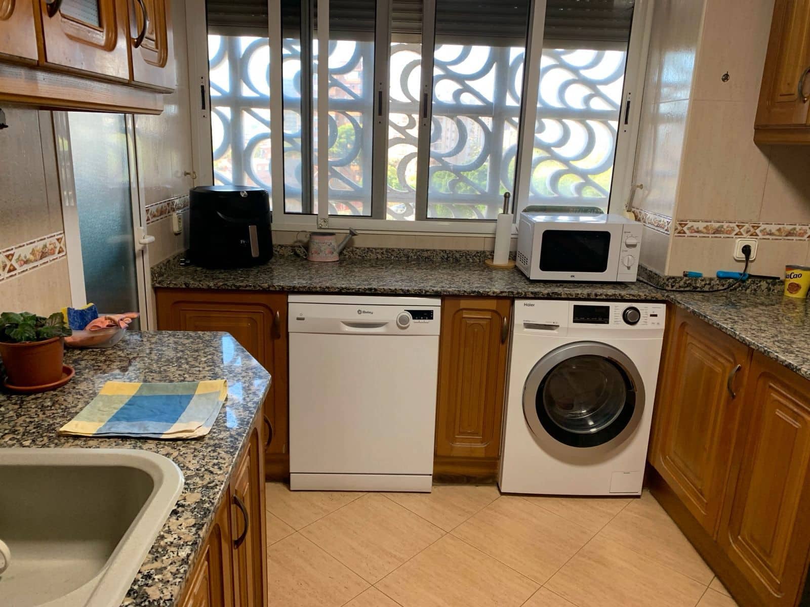 3 bedroom Flat for sale in Alicante / Alacant city with pool garage - € 390,000 (Ref: 9503340)