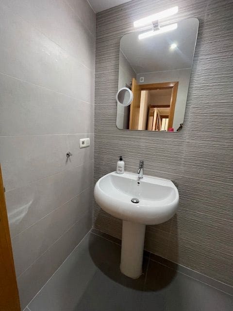 3 bedroom Flat for rent in Alicante / Alacant city with pool garage - € 1,300 (Ref: 9503341)