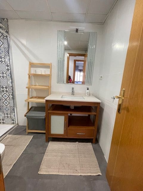 3 bedroom Flat for rent in Alicante / Alacant city with pool garage - € 1,300 (Ref: 9503341)