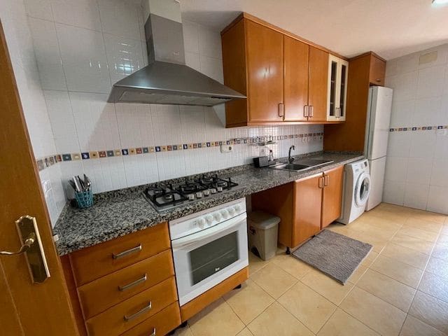 3 bedroom Flat for rent in Alicante / Alacant city with pool garage - € 1,300 (Ref: 9503341)