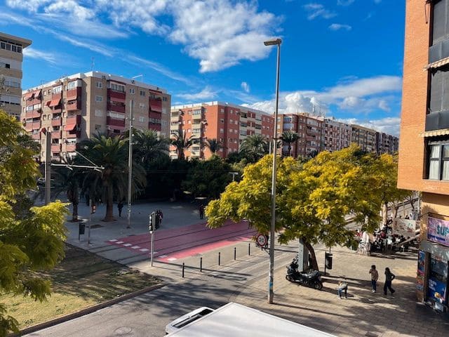 3 bedroom Flat for rent in Garbinet - Parque de las Avenidas, Alicante / Alacant city with pool garage - € 1,300 (Ref: 9503341)