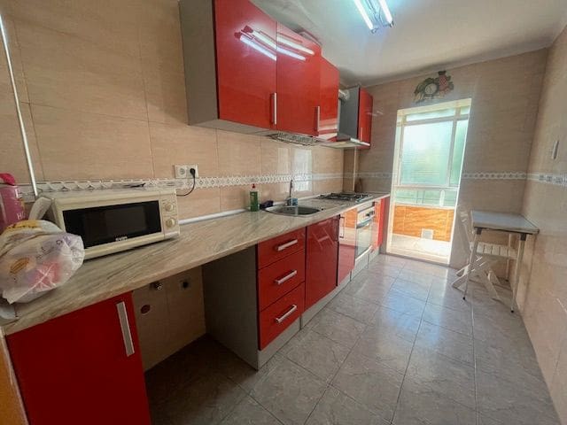 3 bedroom Flat for sale in Alicante / Alacant city - € 110,000 (Ref: 9503342)