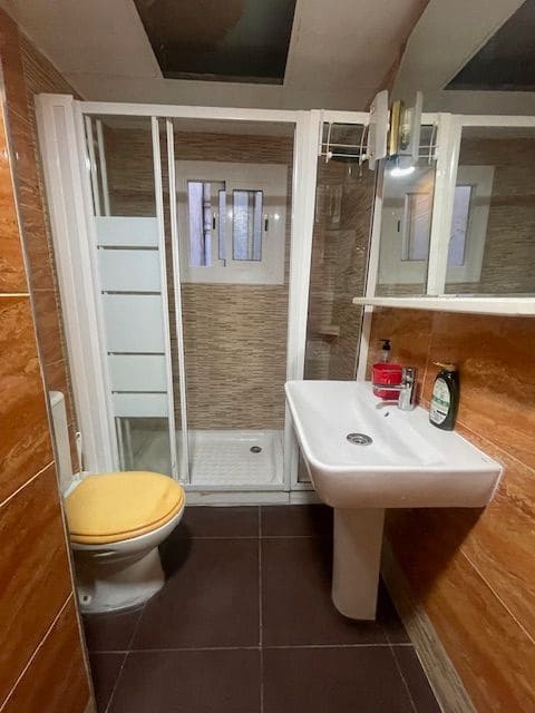 3 bedroom Flat for sale in Alicante / Alacant city - € 110,000 (Ref: 9503342)