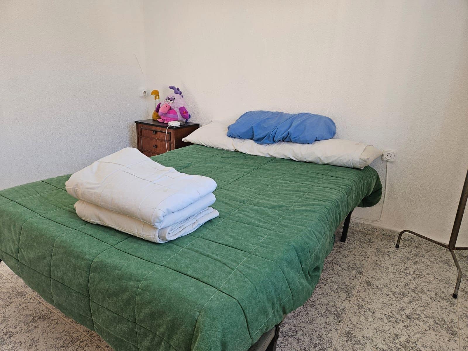 2 bedroom Flat for sale in Alicante / Alacant city - € 94,000 (Ref: 9503343)