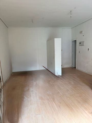 Kommersiell til salgs i Carolinas Bajas, Alicante by - € 90 000 (Ref: 9503344)