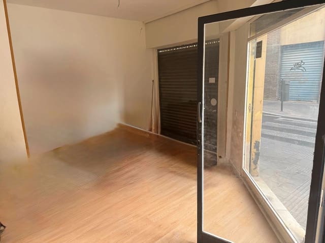 Kommersiell til salgs i Carolinas Bajas, Alicante by - € 90 000 (Ref: 9503344)