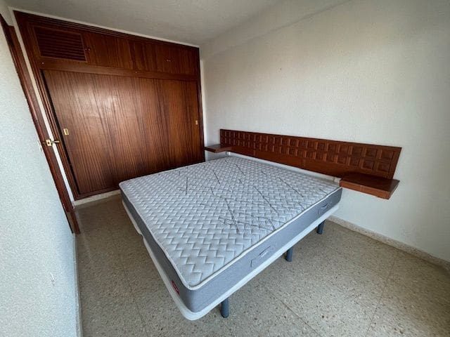 2 bedroom Flat for rent in Alicante / Alacant city with pool garage - € 900 (Ref: 9503345)