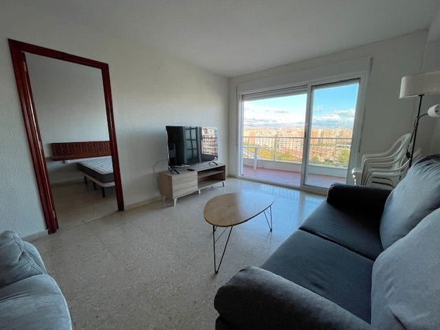 2 bedroom Flat for rent in Alicante / Alacant city with pool garage - € 900 (Ref: 9503345)