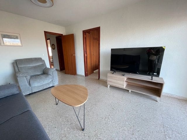 2 bedroom Flat for rent in Alicante / Alacant city with pool garage - € 900 (Ref: 9503345)