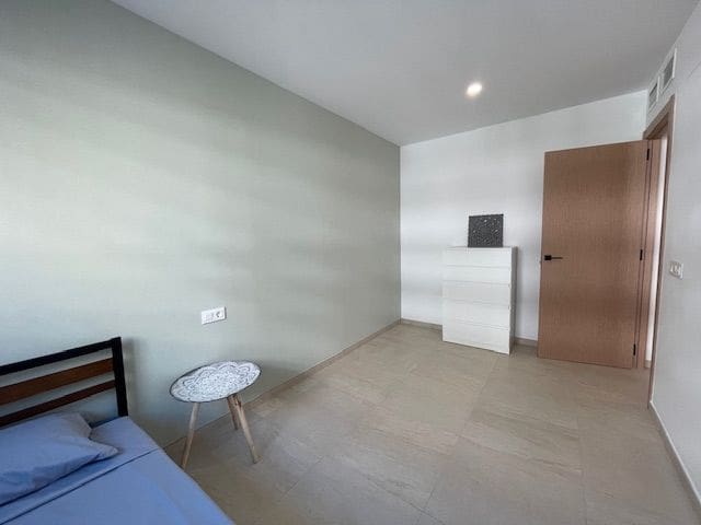 3 bedroom Flat for rent in Alicante / Alacant city with pool garage - € 1,500 (Ref: 9503347)