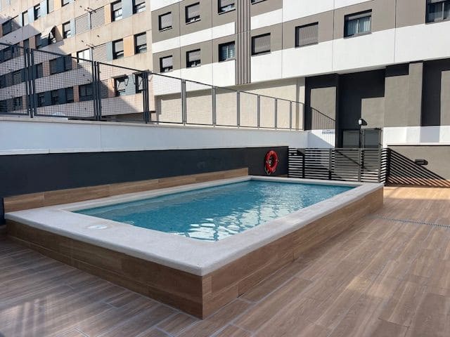 3 bedroom Flat for rent in Alicante / Alacant city with pool garage - € 1,500 (Ref: 9503347)