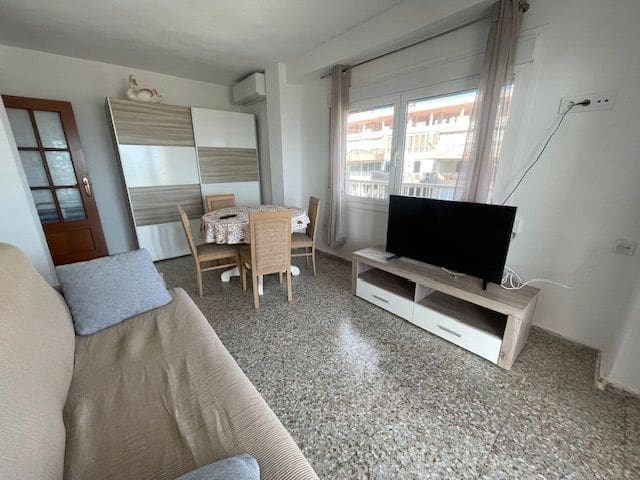2 soveværelse Lejlighed til leje i Playa de San Juan, Alicante by med swimmingpool garage - € 1.200 (Ref: 9503349)
