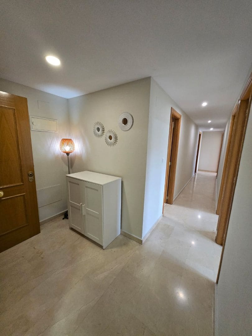 4 bedroom Flat for rent in Alicante / Alacant city with pool garage - € 1,550 (Ref: 9503350)