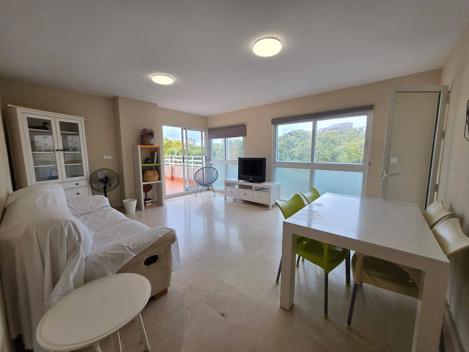 4 bedroom Flat for rent in Alicante / Alacant city with pool garage - € 1,550 (Ref: 9503350)