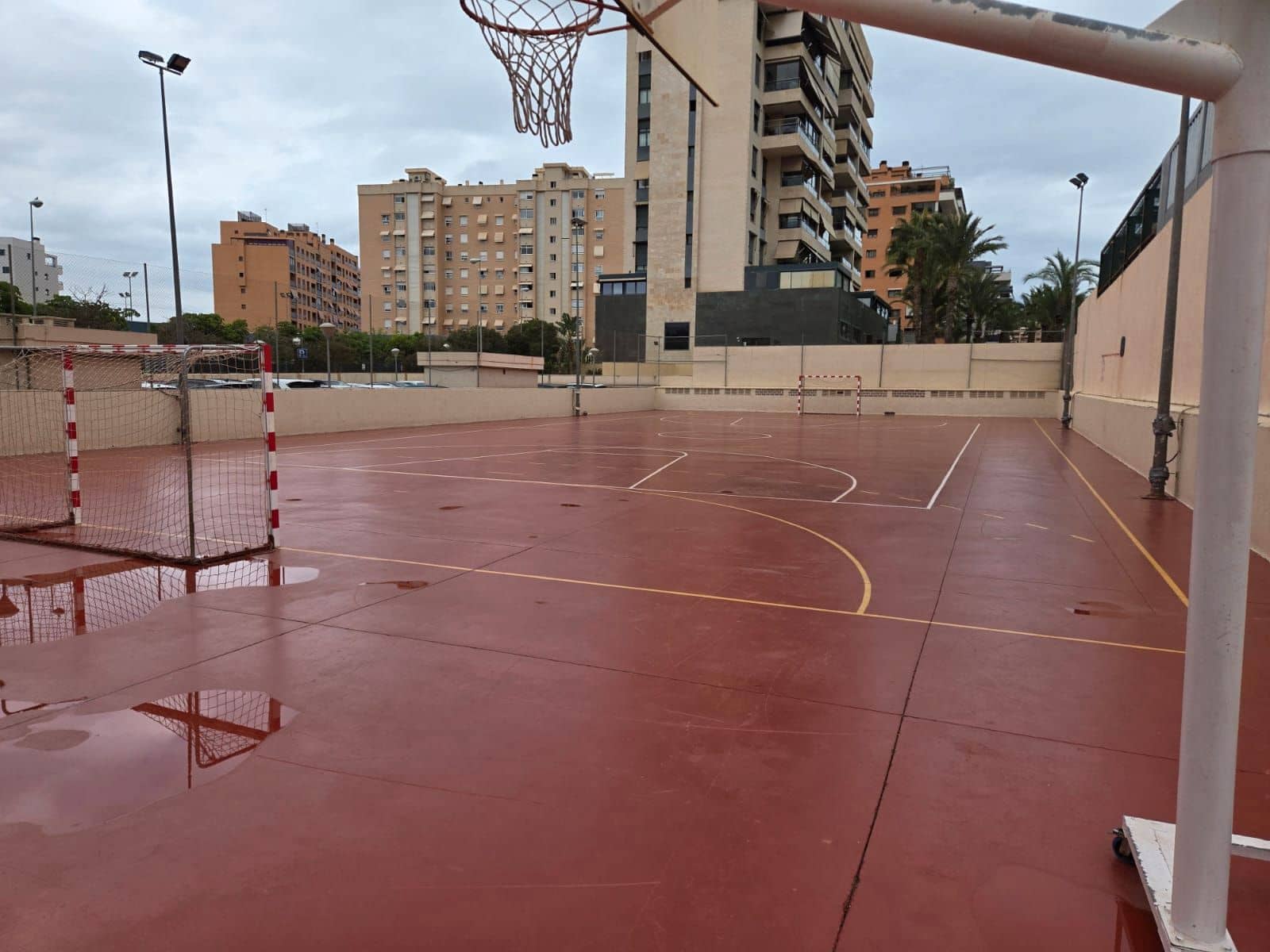 4 bedroom Flat for rent in Alicante / Alacant city with pool garage - € 1,550 (Ref: 9503350)