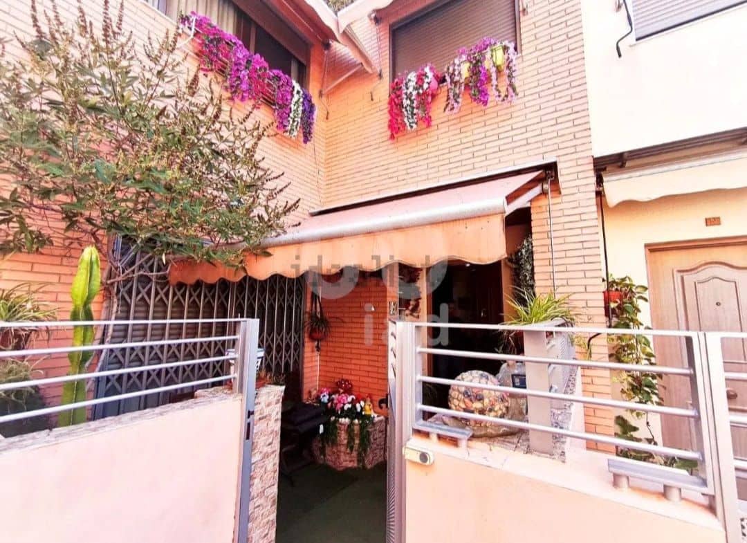 4 slaapkamer Huis te koop in San Vicente / Sant Vicent del Raspeig met garage - € 309.000 (Ref: 9503354)