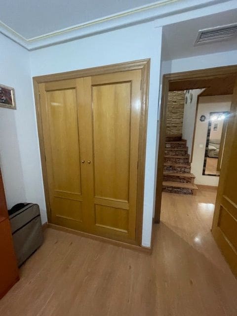 4 bedroom Townhouse for sale in San Vicente / Sant Vicent del Raspeig with garage - € 309,000 (Ref: 9503354)