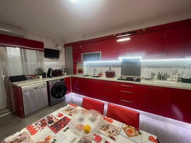 4 bedroom Townhouse for sale in San Vicente / Sant Vicent del Raspeig with garage - € 309,000 (Ref: 9503354)