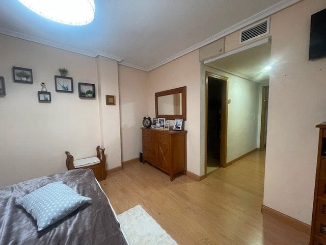 4 bedroom Townhouse for sale in San Vicente / Sant Vicent del Raspeig with garage - € 309,000 (Ref: 9503354)