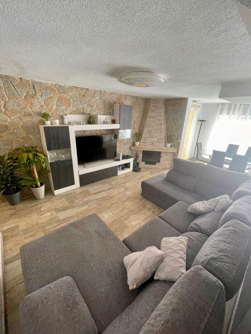 4 bedroom Townhouse for sale in Alicante / Alacant city with pool garage - € 650,000 (Ref: 9503355)