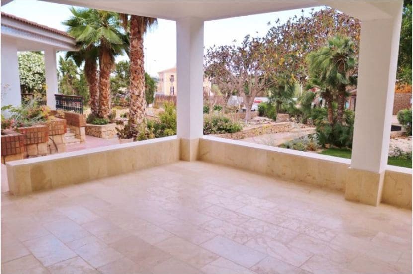 5 bedroom Villa for sale in Alicante / Alacant city with pool garage - € 1,650,000 (Ref: 9503359)