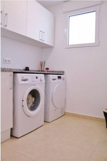 5 bedroom Villa for sale in Alicante / Alacant city with pool garage - € 1,650,000 (Ref: 9503359)