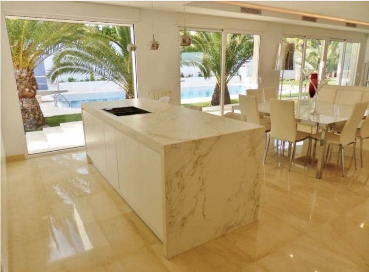 5 bedroom Villa for sale in Alicante / Alacant city with pool garage - € 1,650,000 (Ref: 9503359)