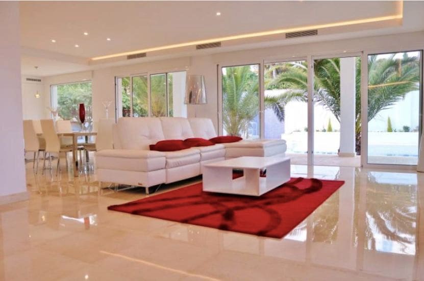 5 bedroom Villa for sale in Alicante / Alacant city with pool garage - € 1,650,000 (Ref: 9503359)