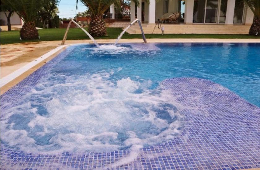 5 bedroom Villa for sale in Alicante / Alacant city with pool garage - € 1,650,000 (Ref: 9503359)