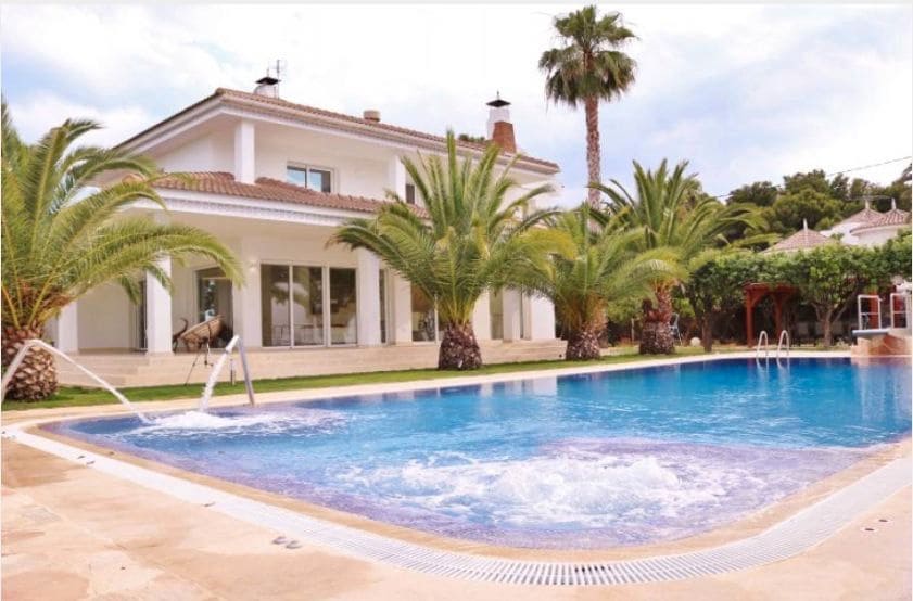 5 bedroom Villa for sale in Alicante / Alacant city with pool garage - € 1,650,000 (Ref: 9503359)