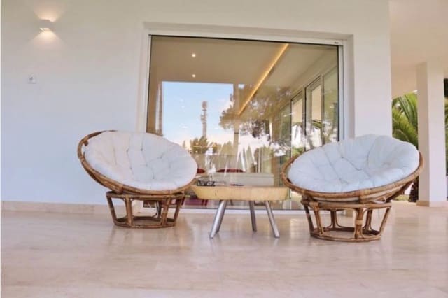 5 slaapkamer Villa te koop in Santa Faz, Alicante stad met zwembad garage - € 1.650.000 (Ref: 9503359)