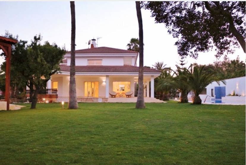 5 bedroom Villa for sale in Alicante / Alacant city with pool garage - € 1,650,000 (Ref: 9503359)