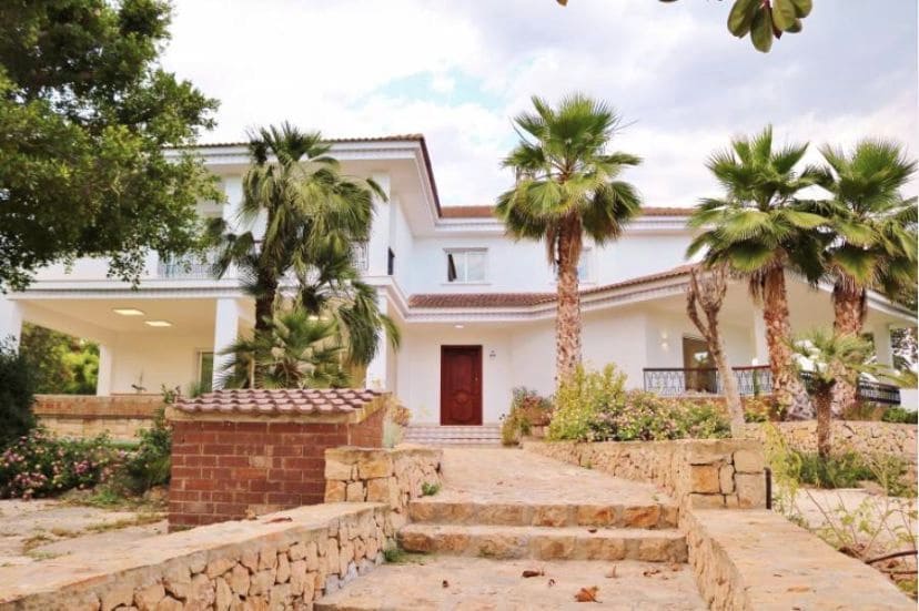 5 bedroom Villa for sale in Alicante / Alacant city with pool garage - € 1,650,000 (Ref: 9503359)