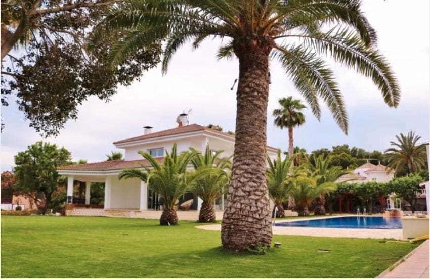 5 bedroom Villa for sale in Alicante / Alacant city with pool garage - € 1,650,000 (Ref: 9503359)