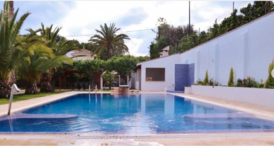 5 bedroom Villa for sale in Alicante / Alacant city with pool garage - € 1,650,000 (Ref: 9503359)
