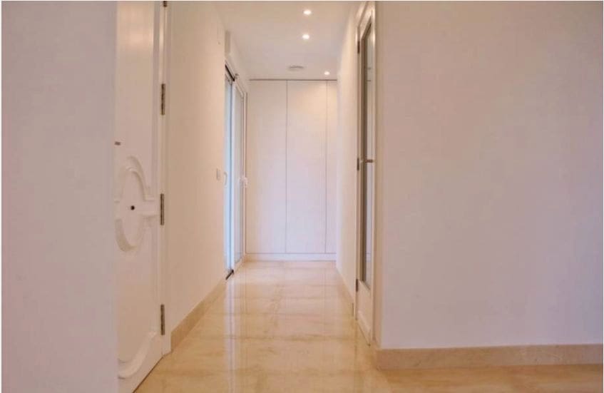 5 bedroom Villa for sale in Alicante / Alacant city with pool garage - € 1,650,000 (Ref: 9503359)