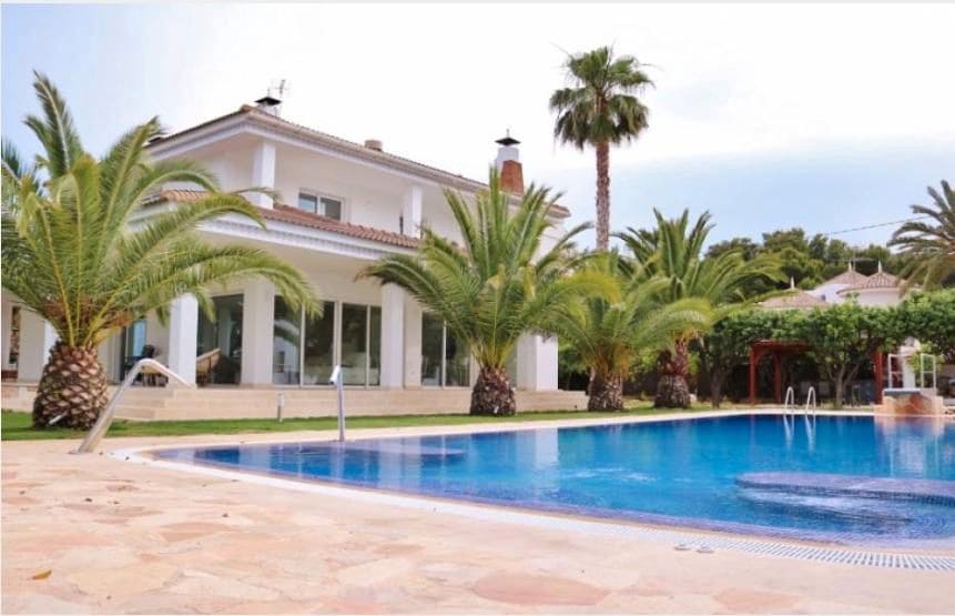5 bedroom Villa for sale in Alicante / Alacant city with pool garage - € 1,650,000 (Ref: 9503359)