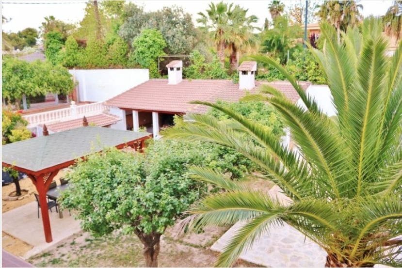 5 bedroom Villa for sale in Alicante / Alacant city with pool garage - € 1,650,000 (Ref: 9503359)