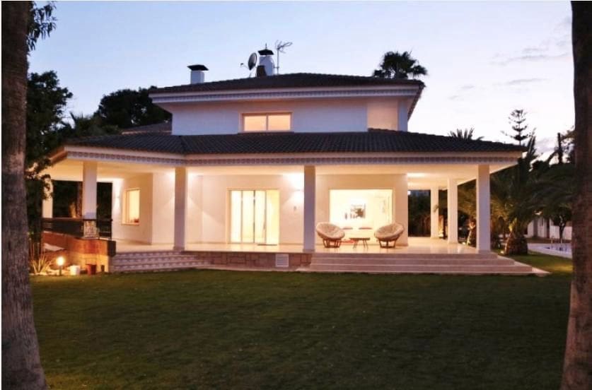 5 bedroom Villa for sale in Alicante / Alacant city with pool garage - € 1,650,000 (Ref: 9503359)