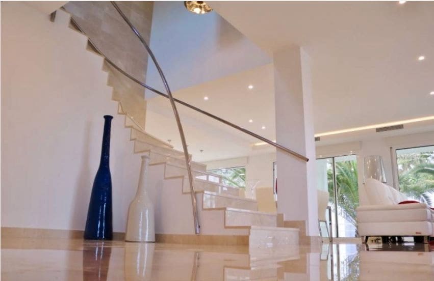 5 bedroom Villa for sale in Alicante / Alacant city with pool garage - € 1,650,000 (Ref: 9503359)